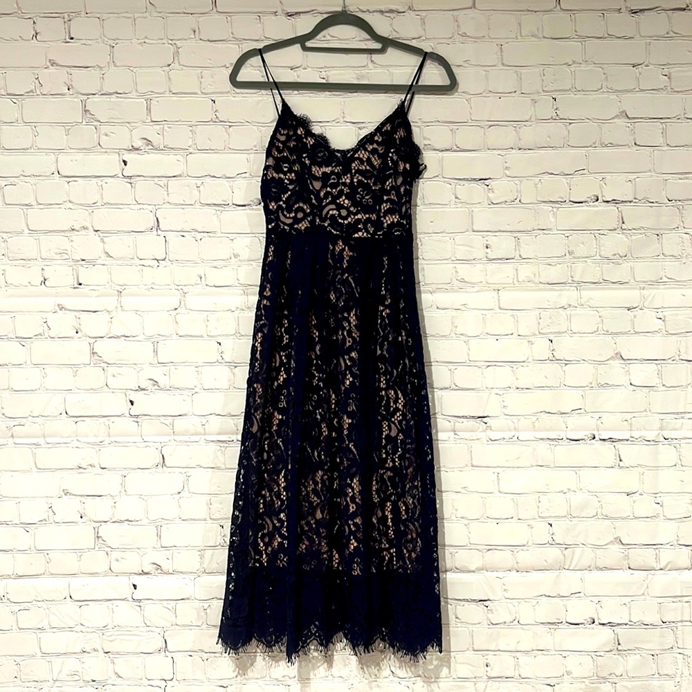 H&M midi lace dress. Navy. Size 0.